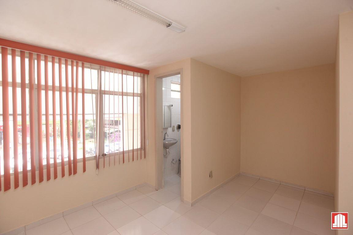 Quitinete, Asa Norte, 1 Quarto, 0 Vaga, 0 Suíte