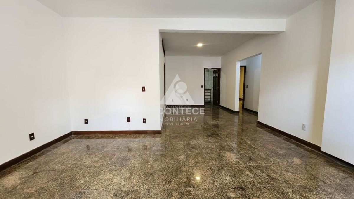 Casa, Asa Sul, 3 Quartos, 2 Vagas, 3 Suítes