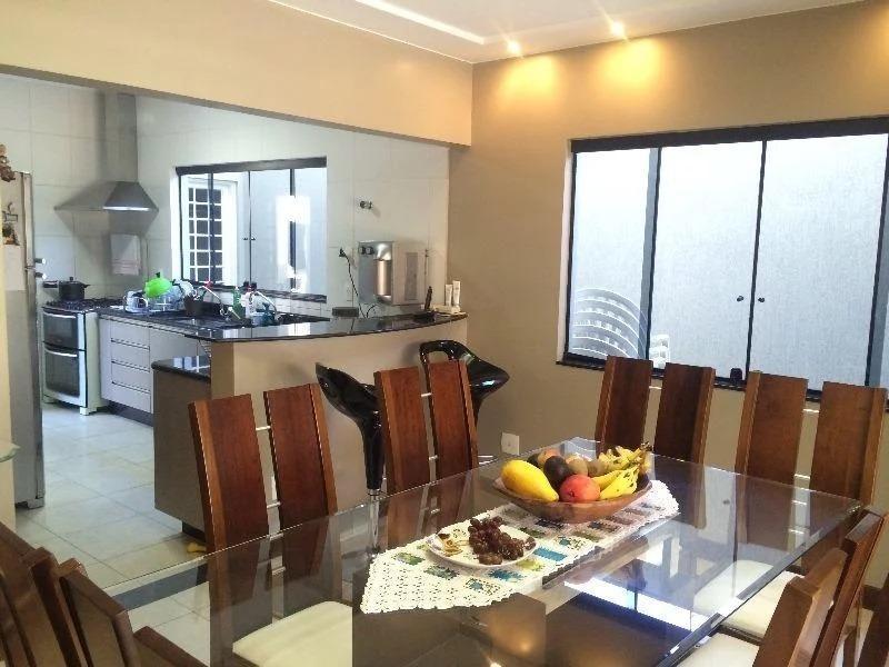 Casa, Taguatinga Norte, 6 Quartos, 4 Vagas, 5 Suítes