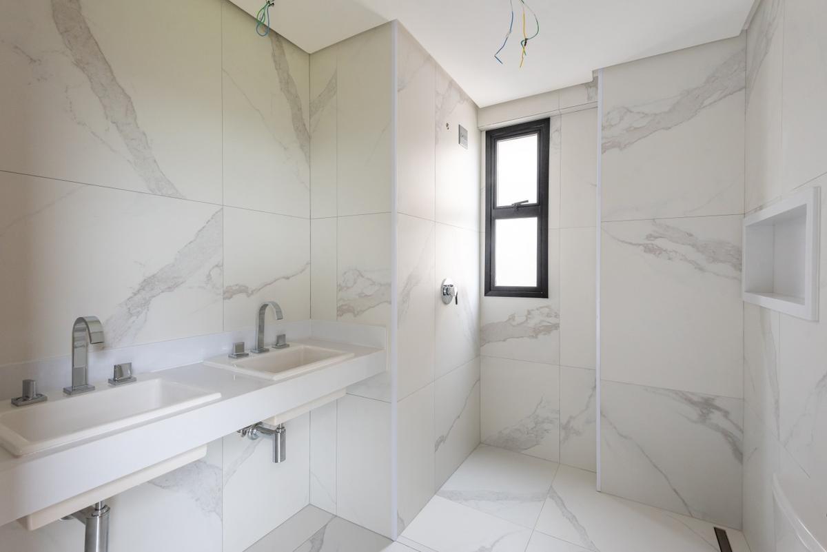 Apartamento, Norte, 4 Quartos, 3 Vagas, 4 Suítes