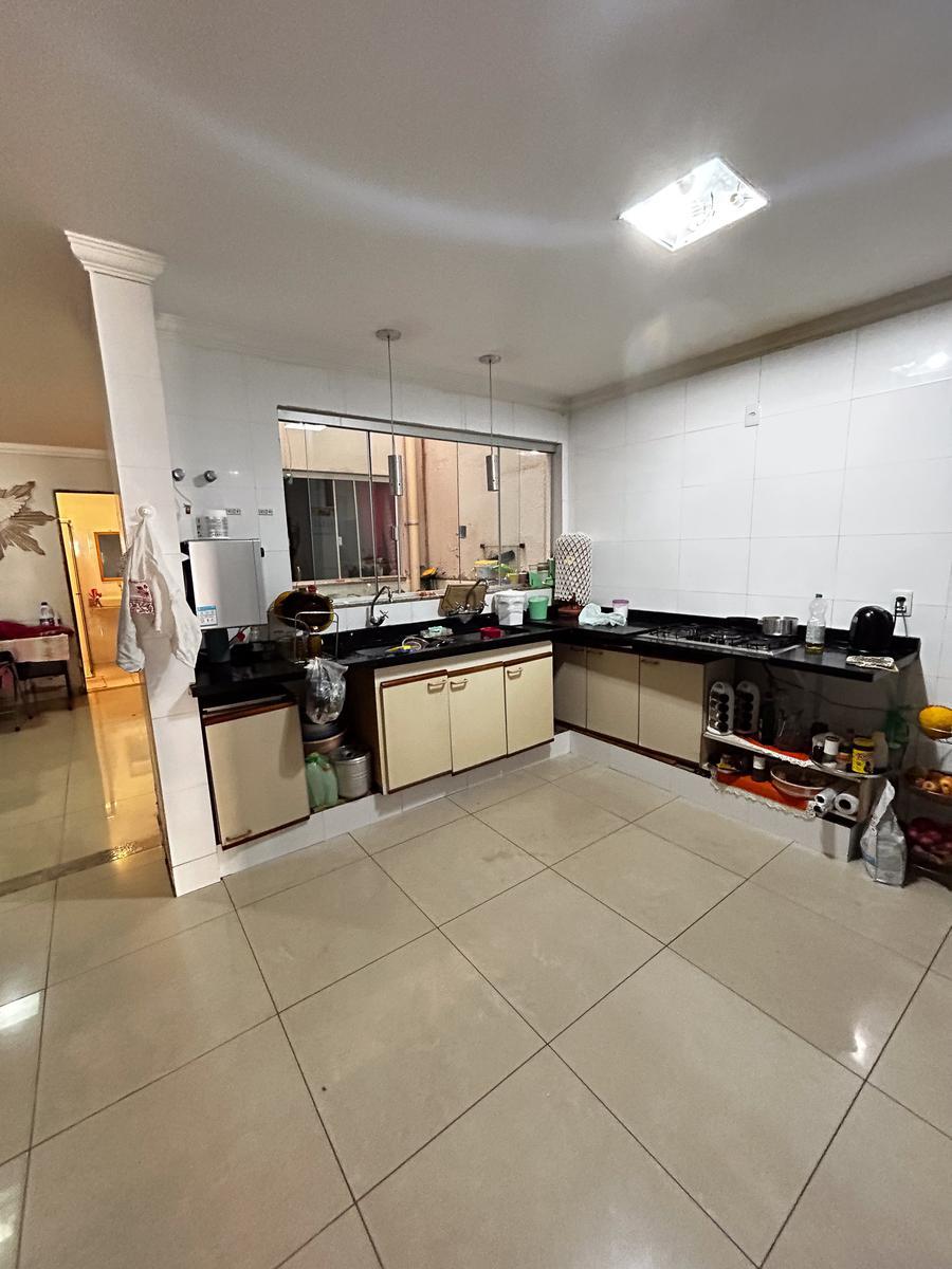 Casa, Núcleo Bandeirante, 4 Quartos, 2 Vagas, 1 Suíte