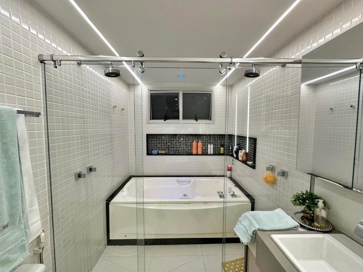 Apartamento, Norte, 4 Quartos, 3 Vagas, 3 Suítes
