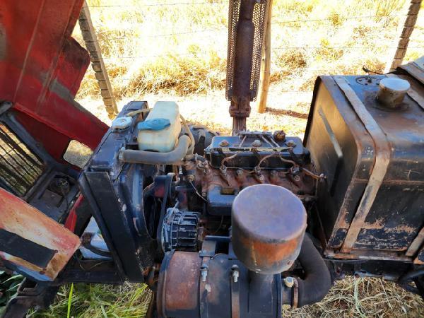 Trator Yanmar 1050d 4x4 Com Impleme