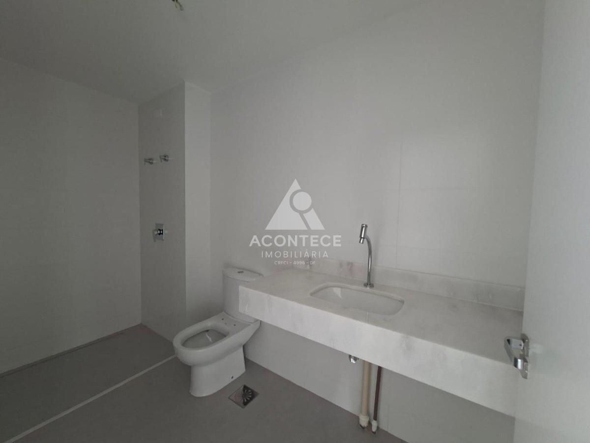 Apartamento, Norte, 4 Quartos, 2 Vagas, 3 Suítes