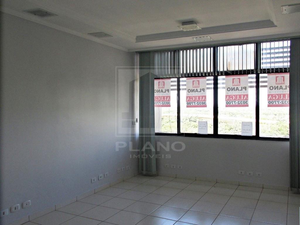 Sala, Velho, 0 Quarto, 0 Vaga, 0 Suíte