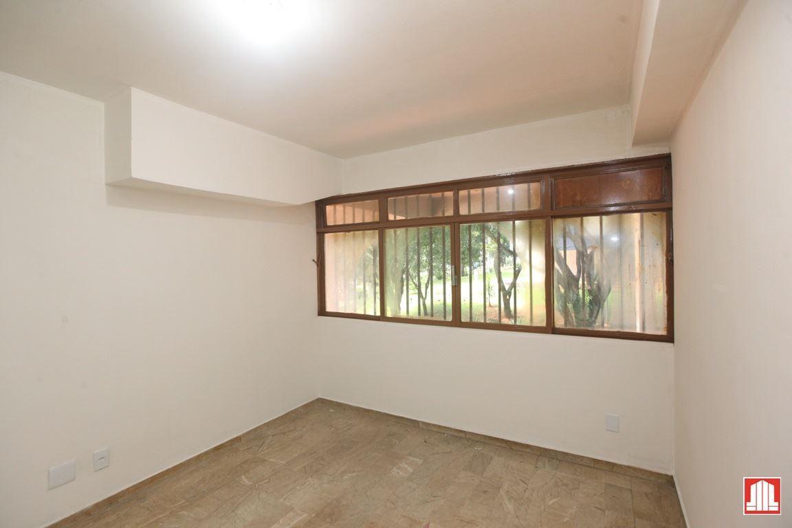 Quitinete, Asa Norte, 1 Quarto, 0 Vaga, 0 Suíte