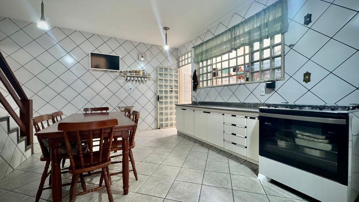 Casa, Guará II, 4 Quartos, 2 Vagas, 1 Suíte