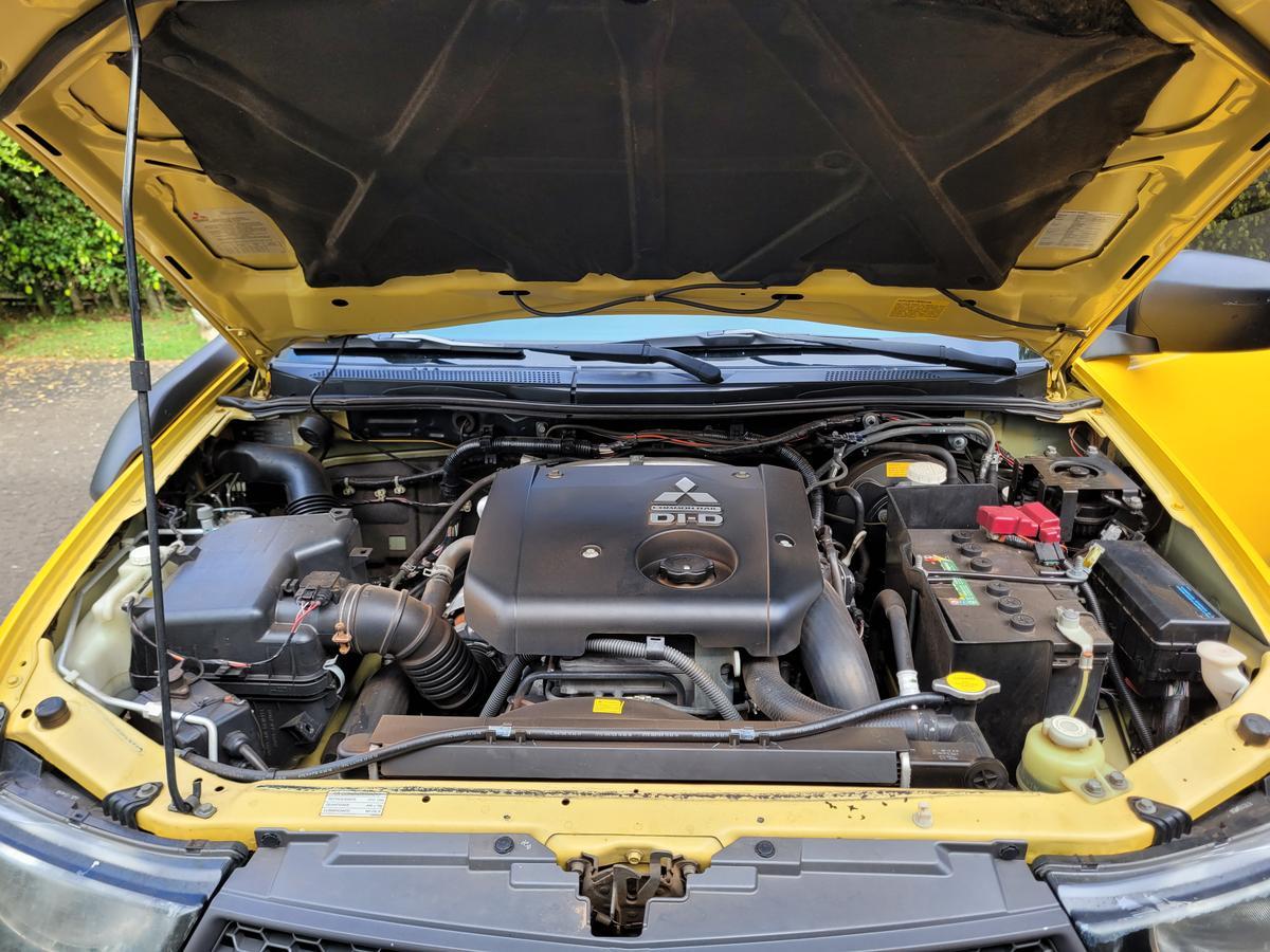 Mitsubishi L200 Triton Savana 3.2 CD Tbi Dies. Mec.
