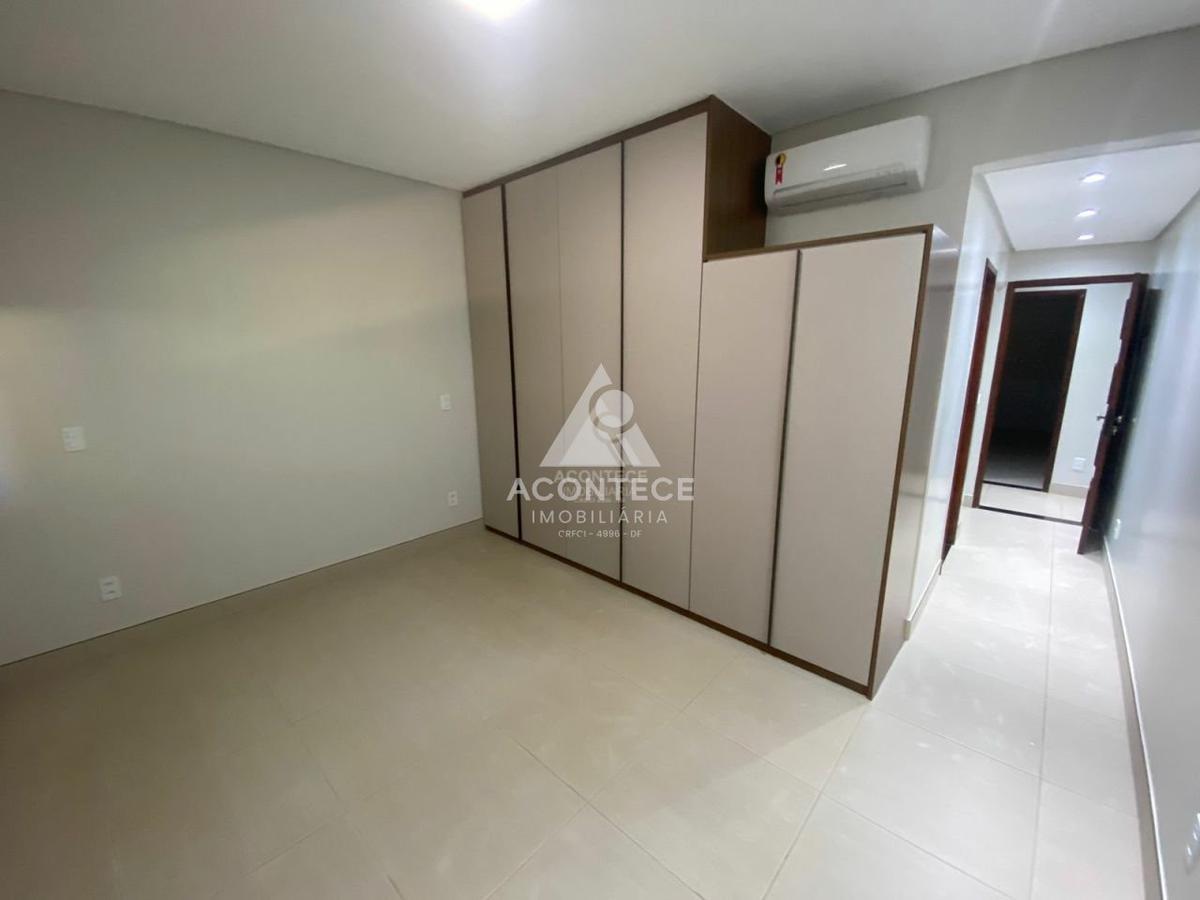 Casa, Asa Norte, 4 Quartos, 1 Vaga, 2 Suítes