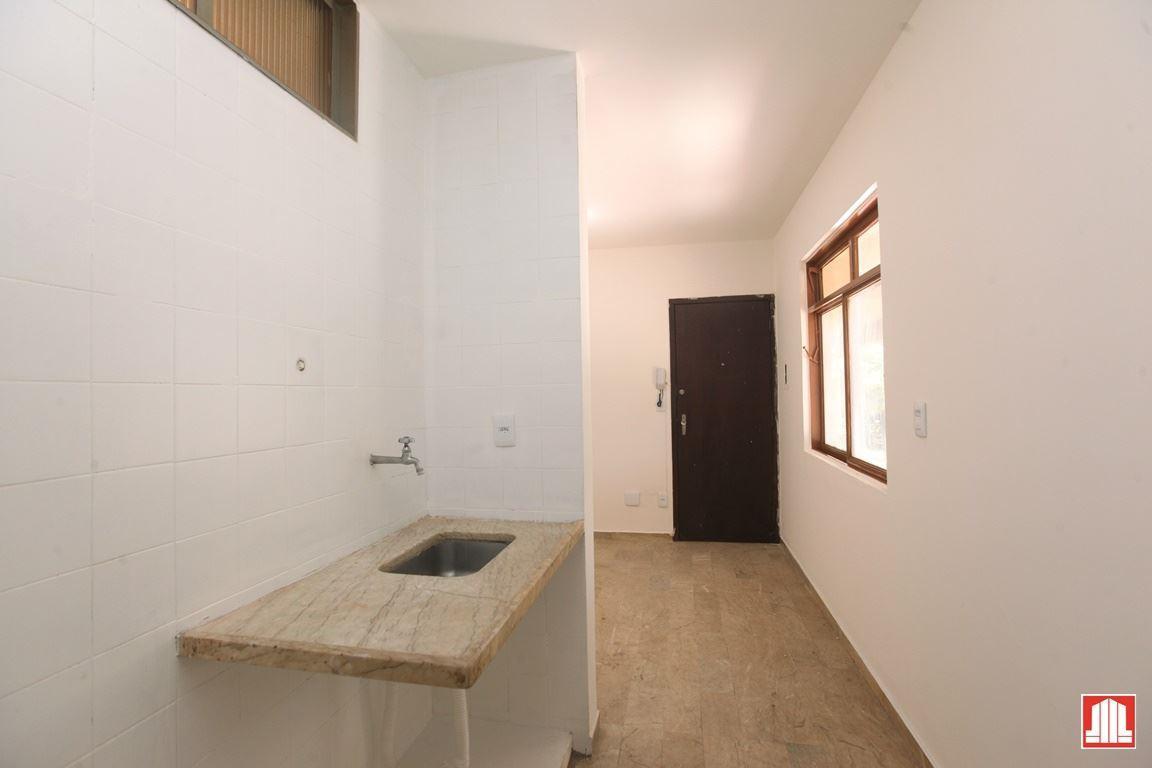 Quitinete, Asa Norte, 1 Quarto, 0 Vaga, 0 Suíte