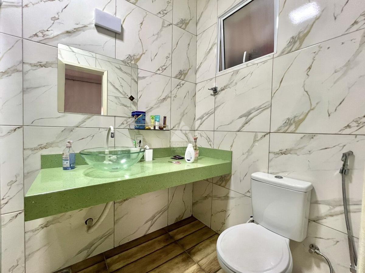 Casa, Região dos Lagos, 7 Quartos, 4 Vagas, 2 Suítes