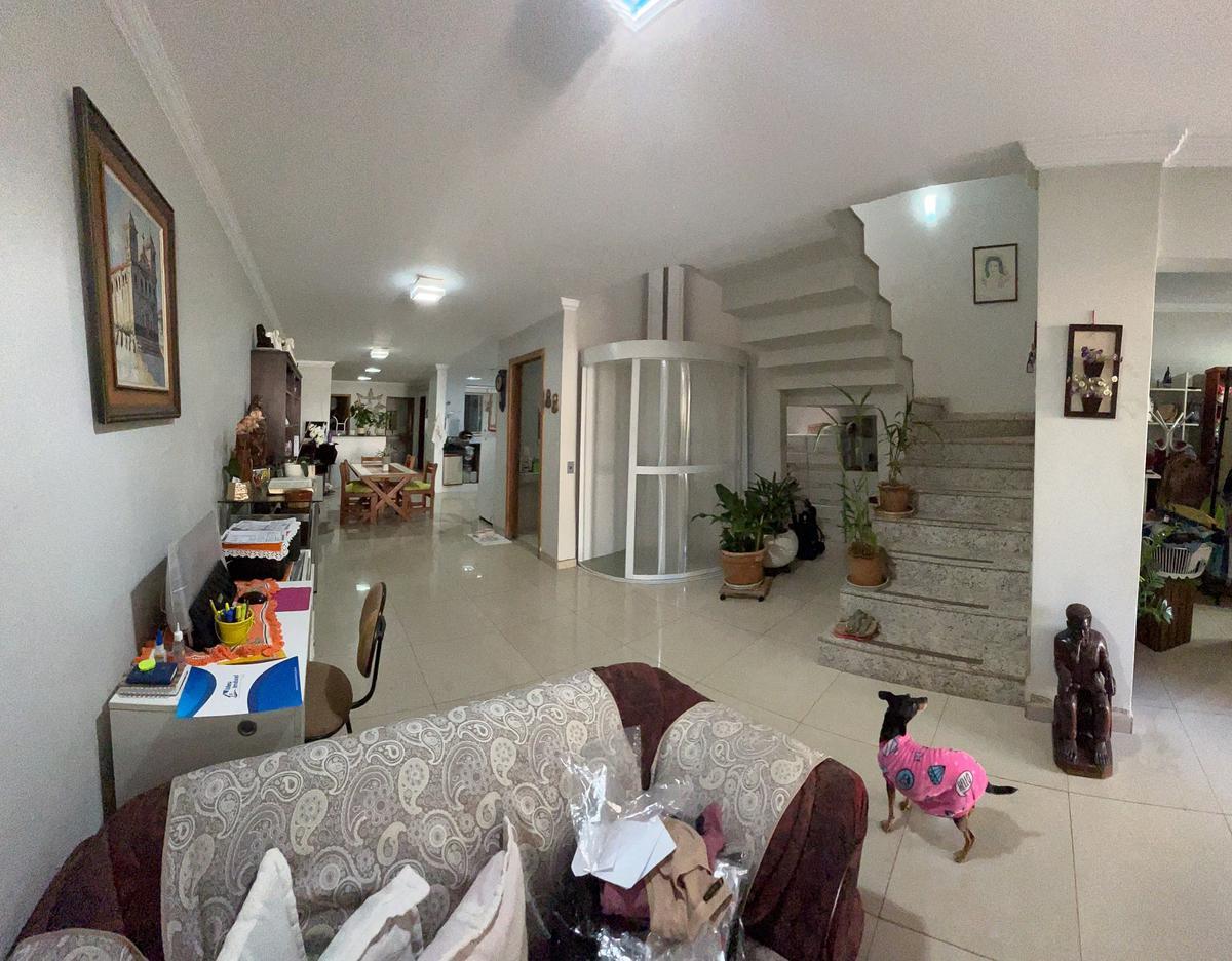 Casa, Núcleo Bandeirante, 4 Quartos, 2 Vagas, 1 Suíte