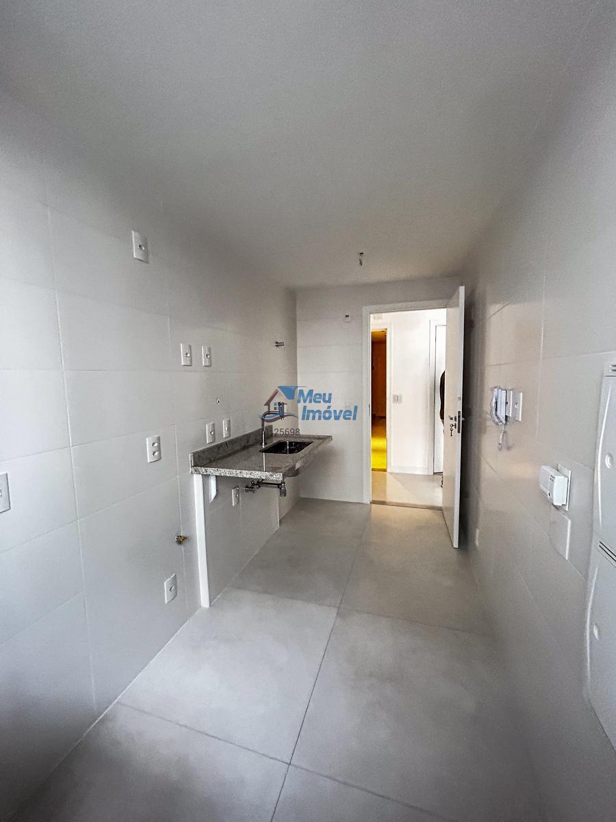 Apartamento, Zona Industrial, 3 Quartos, 2 Vagas, 1 Suíte