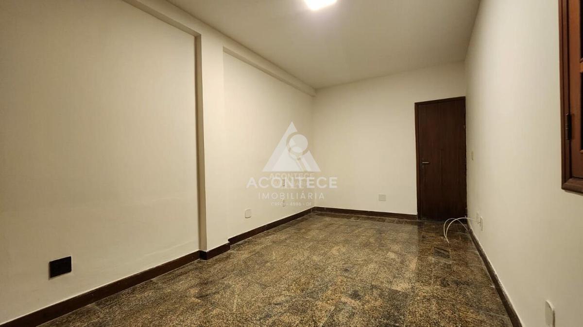 Casa, Asa Sul, 3 Quartos, 2 Vagas, 3 Suítes