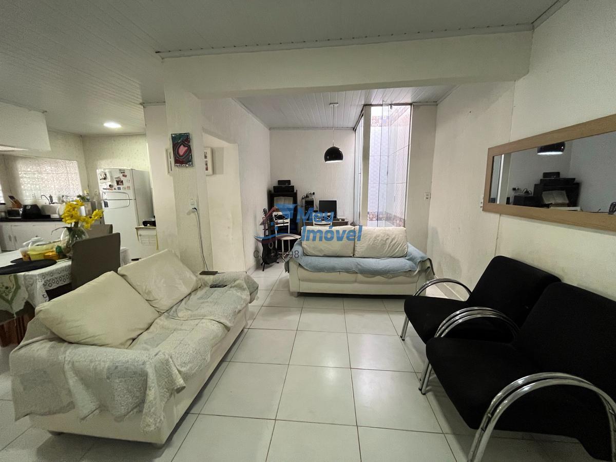 Casa, Candangolândia, 2 Quartos, 3 Vagas, 2 Suítes
