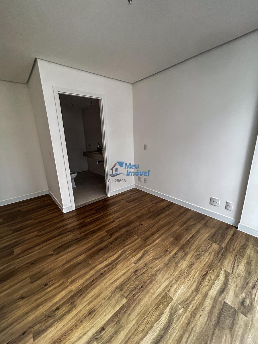 Apartamento, Zona Industrial, 3 Quartos, 2 Vagas, 1 Suíte