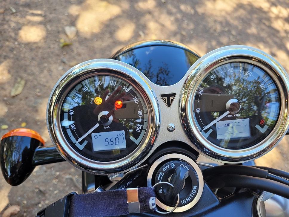 Triumph Bonneville T120 Black