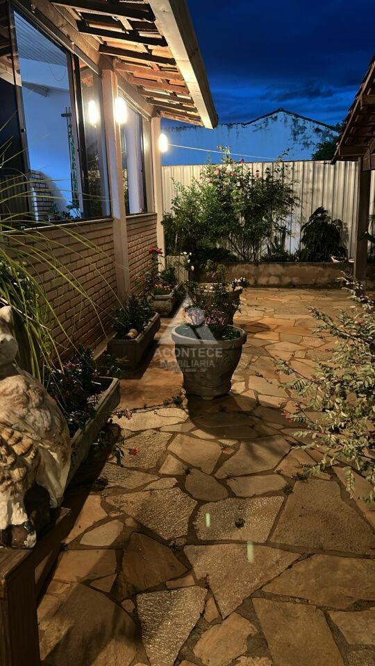 Casa, Região dos Lagos, 7 Quartos, 4 Vagas, 2 Suítes