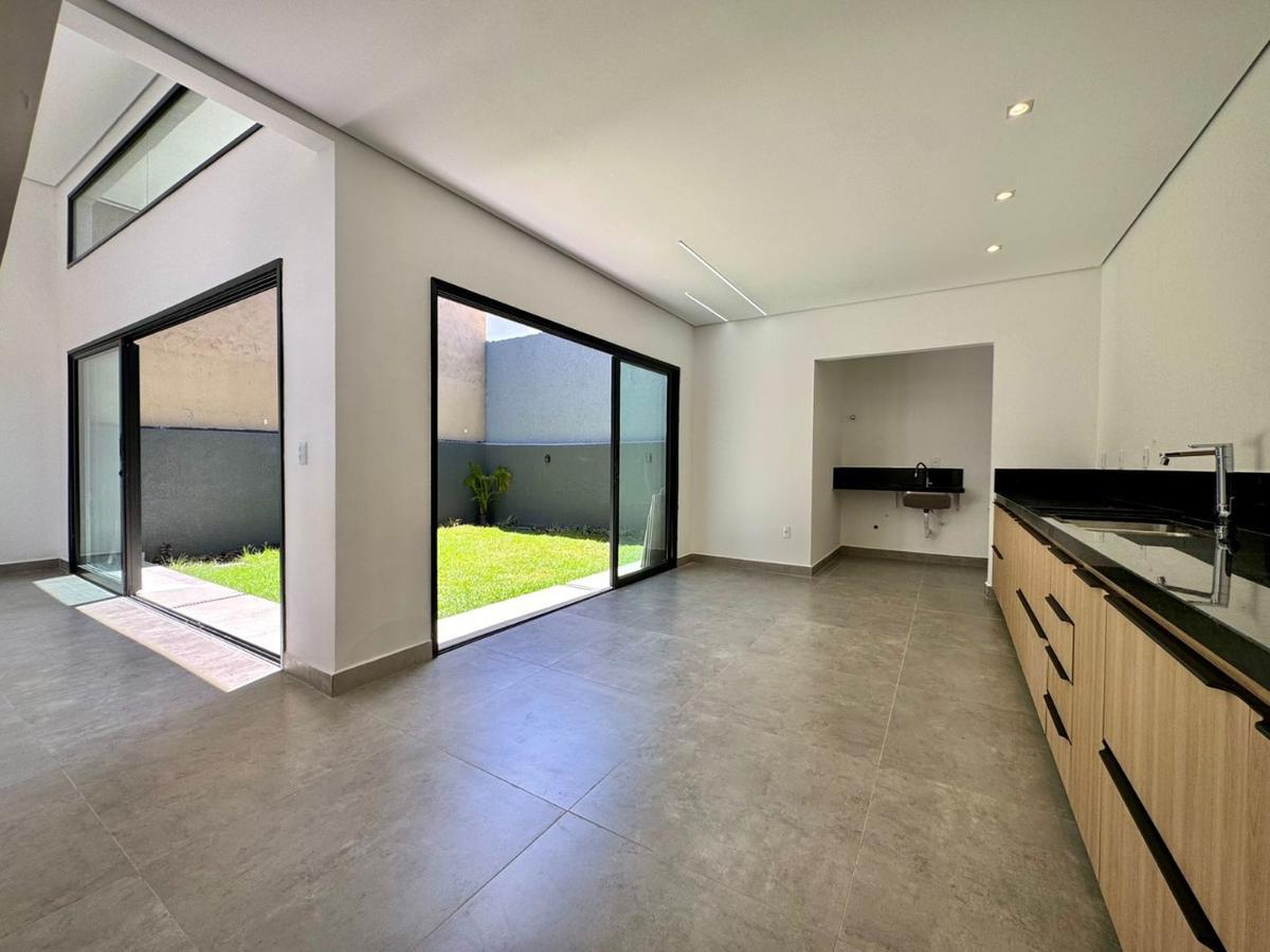 Casa, Guará II, 3 Quartos, 2 Vagas, 3 Suítes