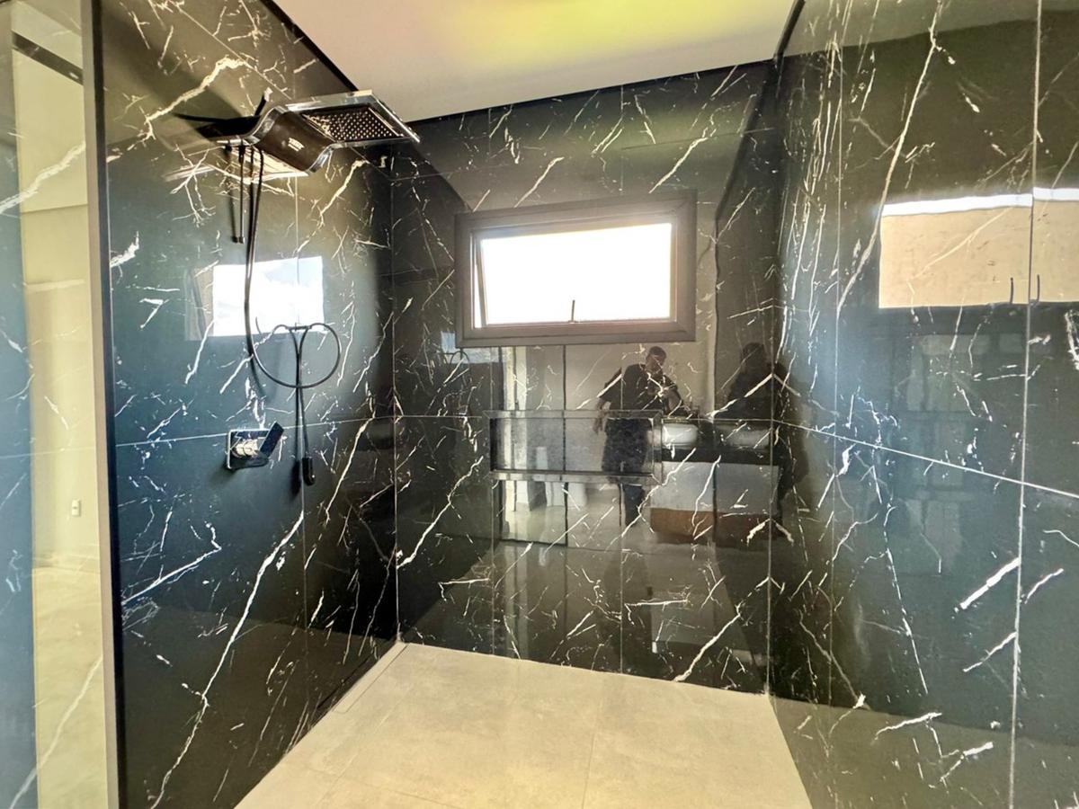 Casa, Guará II, 3 Quartos, 2 Vagas, 3 Suítes