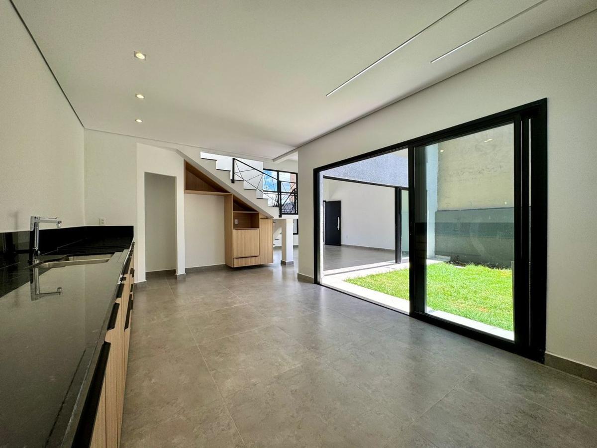 Casa, Guará II, 3 Quartos, 2 Vagas, 3 Suítes