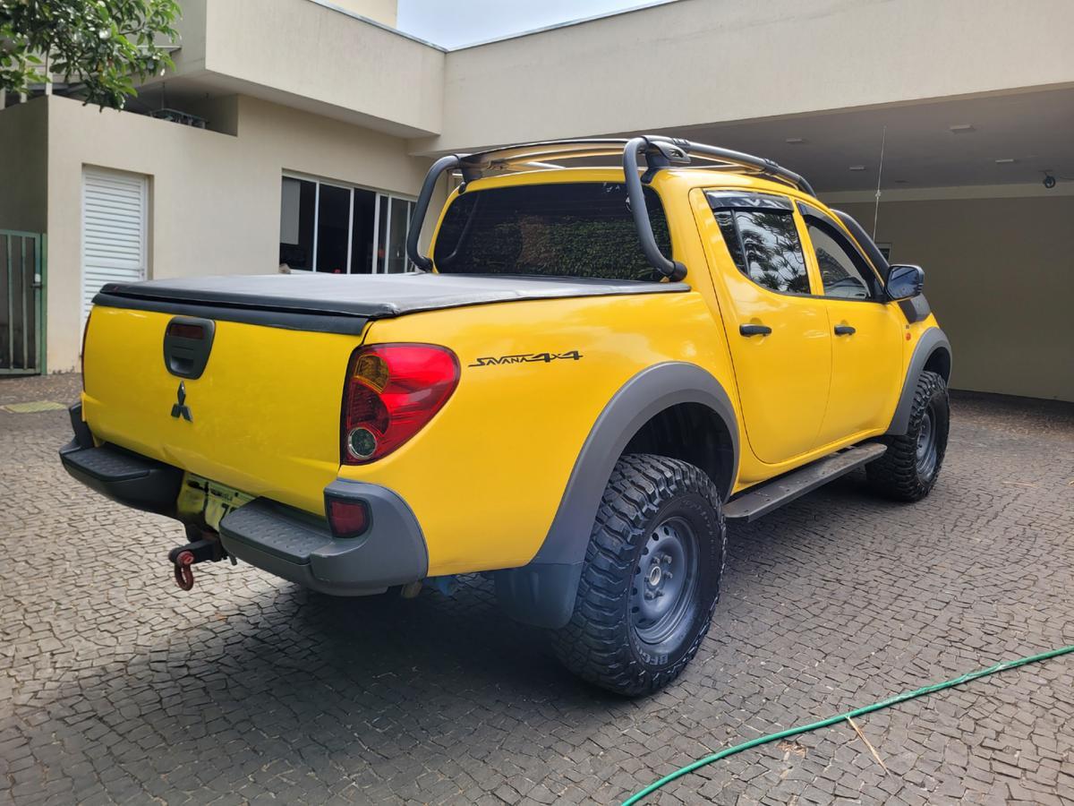Mitsubishi L200 Triton Savana 3.2 CD Tbi Dies. Mec.