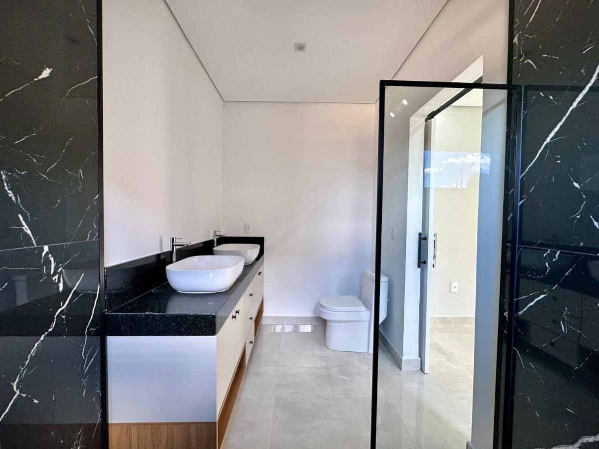 Casa, Guará II, 3 Quartos, 2 Vagas, 3 Suítes