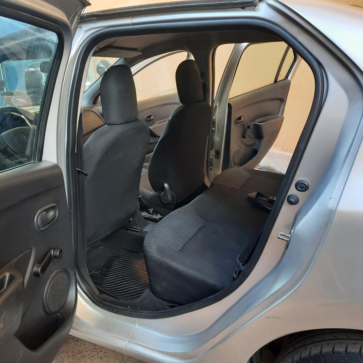 Renault Logan Authentique Flex 1.0 12v 4p