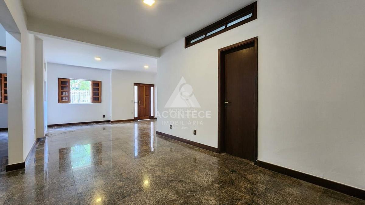 Casa, Asa Sul, 3 Quartos, 2 Vagas, 3 Suítes