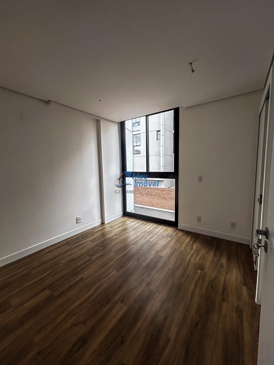 Apartamento, Zona Industrial, 3 Quartos, 2 Vagas, 1 Suíte