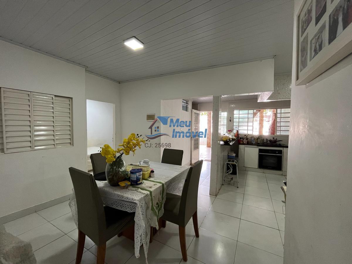 Casa, Candangolândia, 2 Quartos, 3 Vagas, 2 Suítes