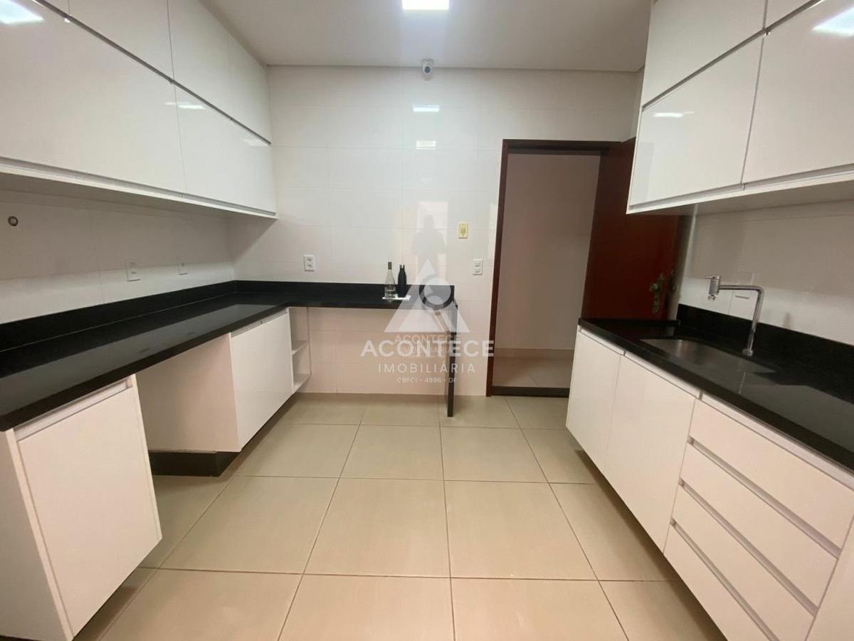 Casa, Asa Norte, 4 Quartos, 1 Vaga, 2 Suítes