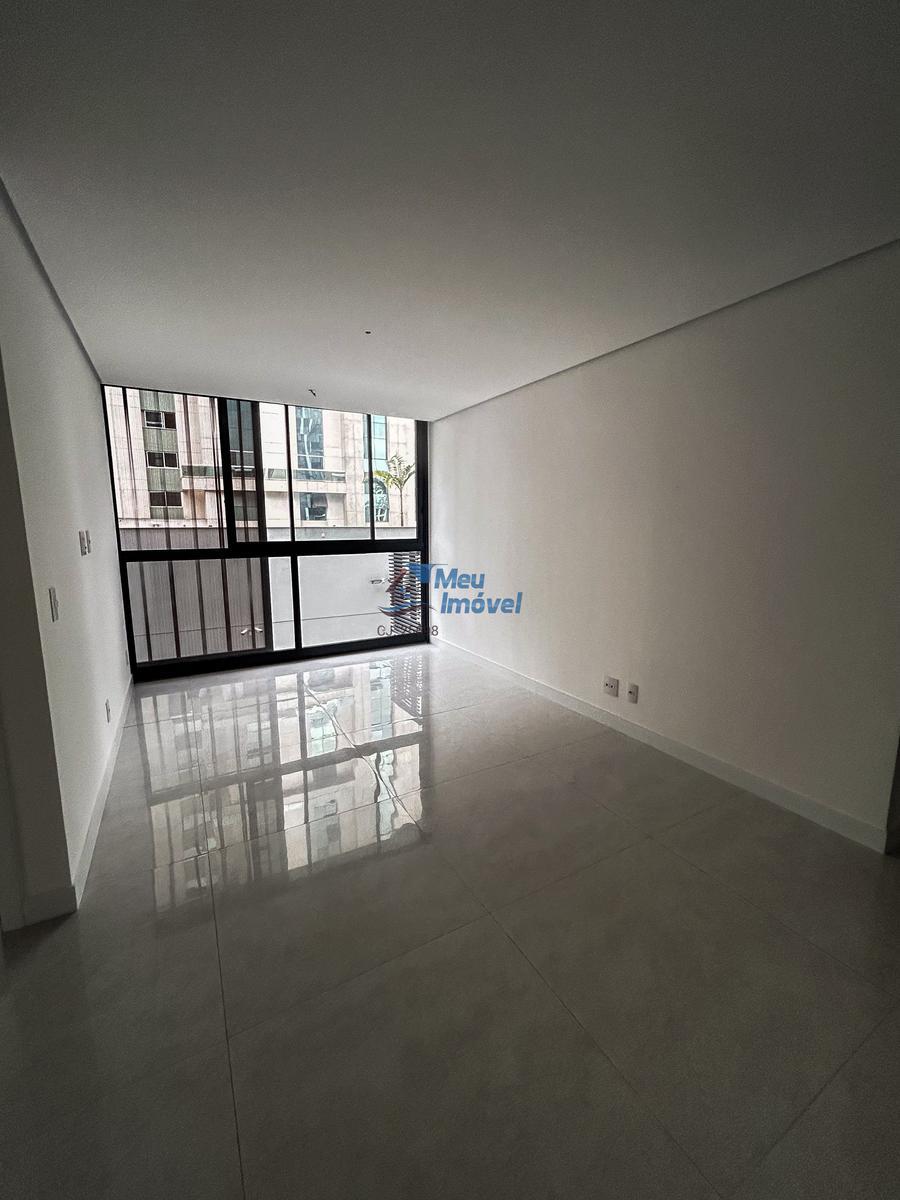 Apartamento, Zona Industrial, 3 Quartos, 2 Vagas, 1 Suíte