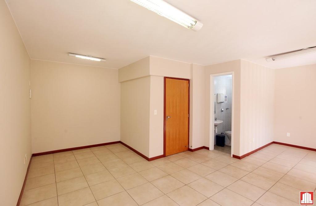 Quitinete, Asa Norte, 1 Quarto, 0 Vaga, 0 Suíte