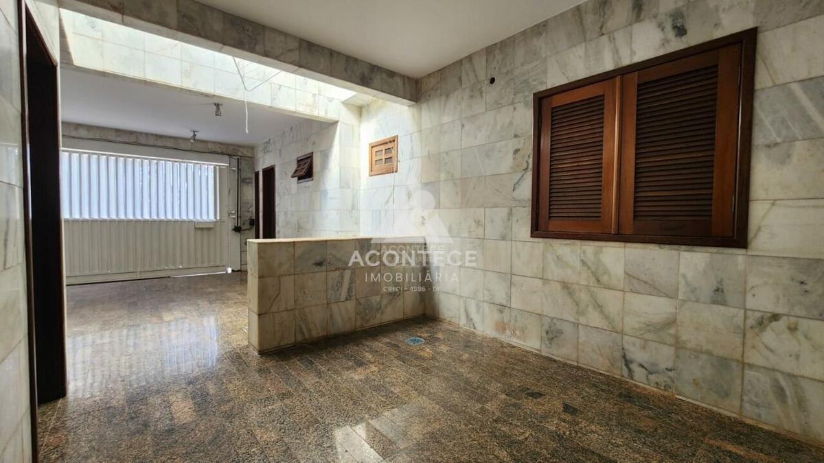 Casa, Asa Sul, 3 Quartos, 2 Vagas, 3 Suítes