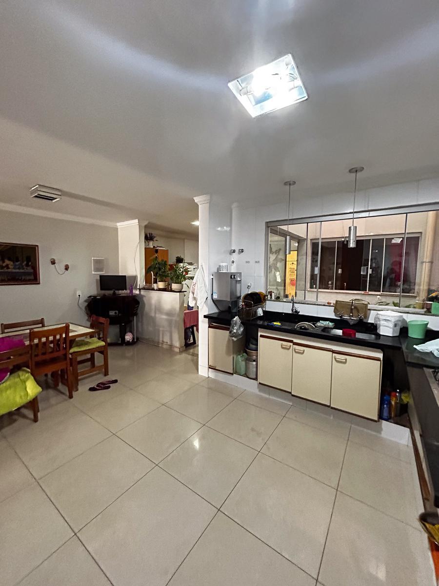Casa, Núcleo Bandeirante, 4 Quartos, 2 Vagas, 1 Suíte