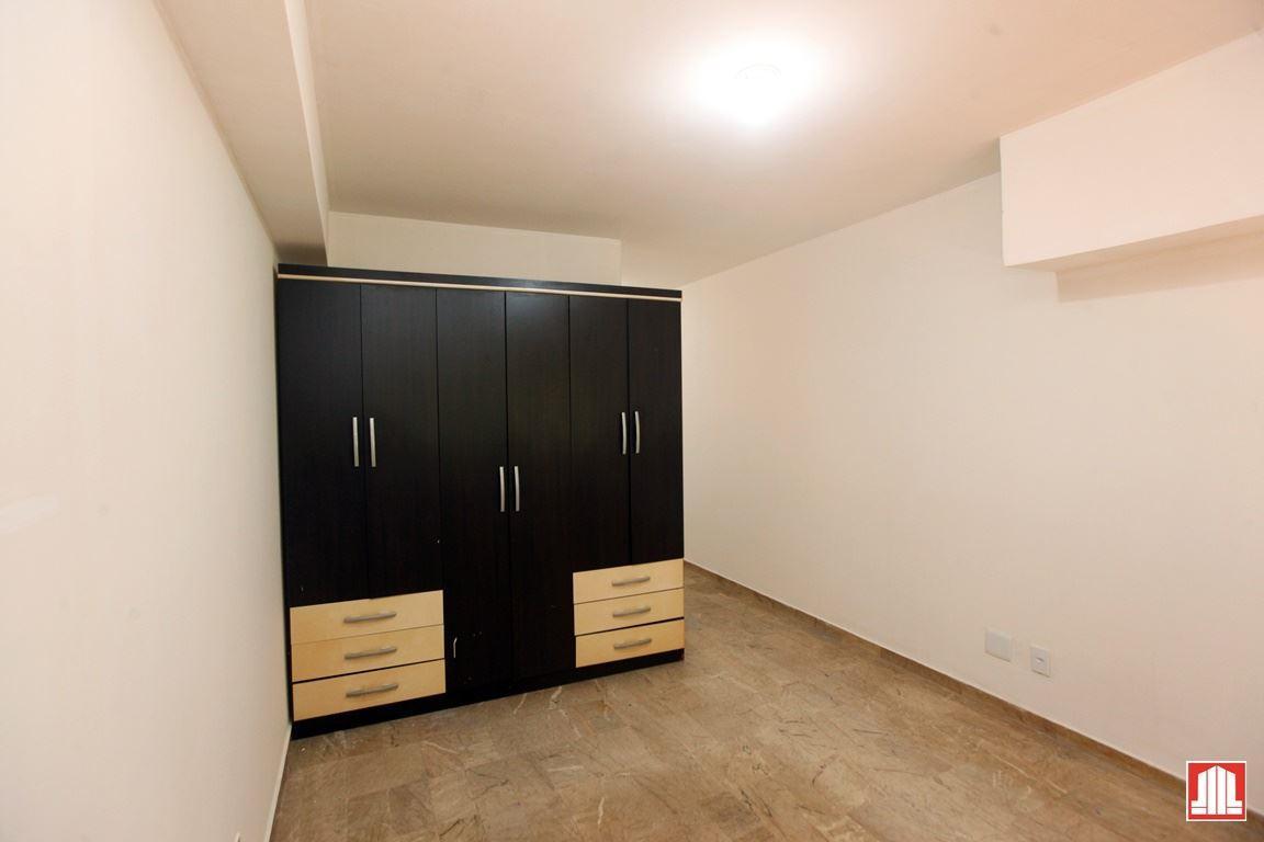 Quitinete, Asa Norte, 1 Quarto, 0 Vaga, 0 Suíte