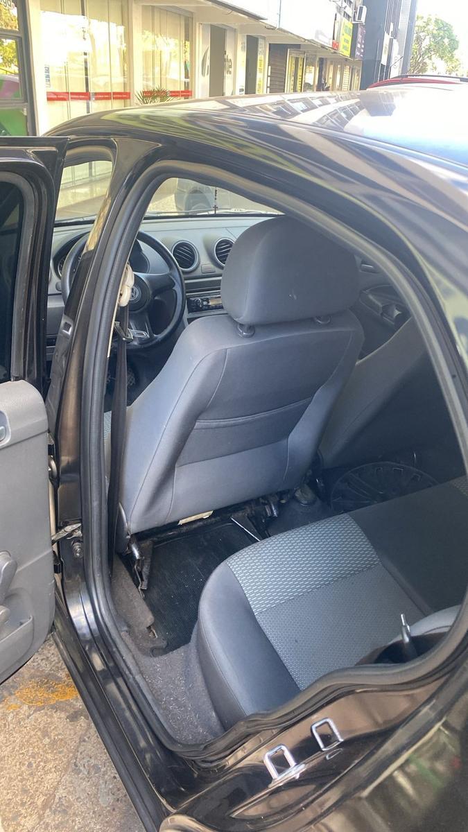 Volkswagen Gol (novo) 1.0 MI Total Flex 8v 4p