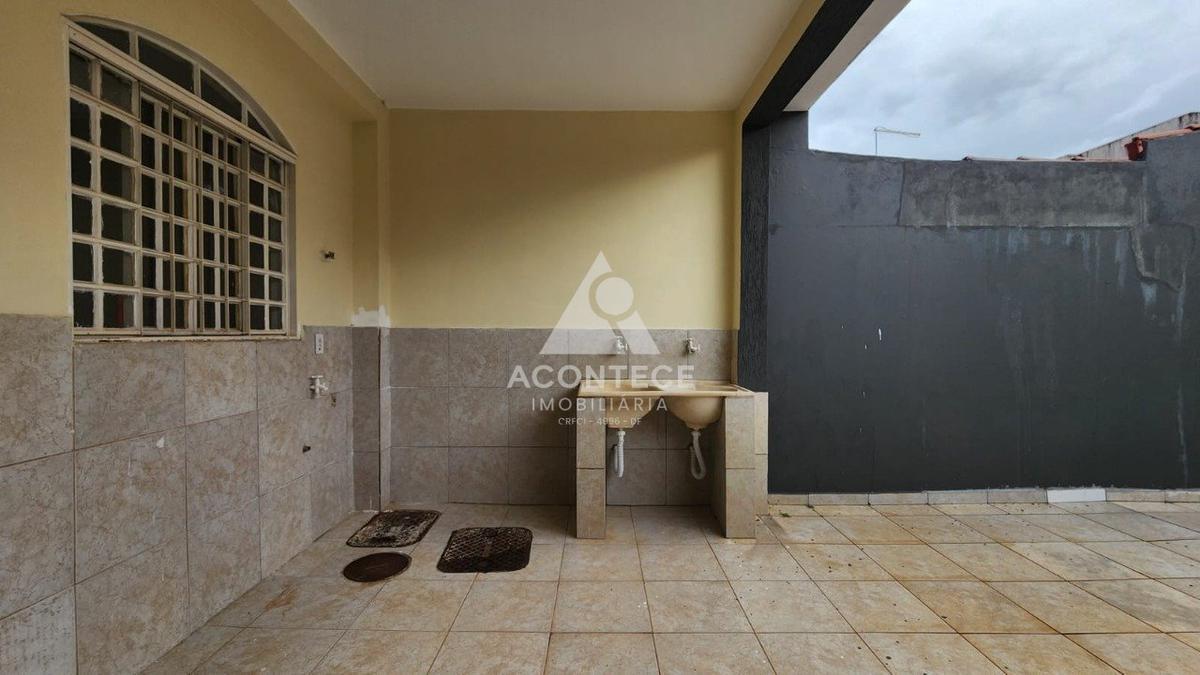 Casa em Condomínio, Residencial Santos Dumont, 4 Quartos, 2 Vagas, 1 Suíte