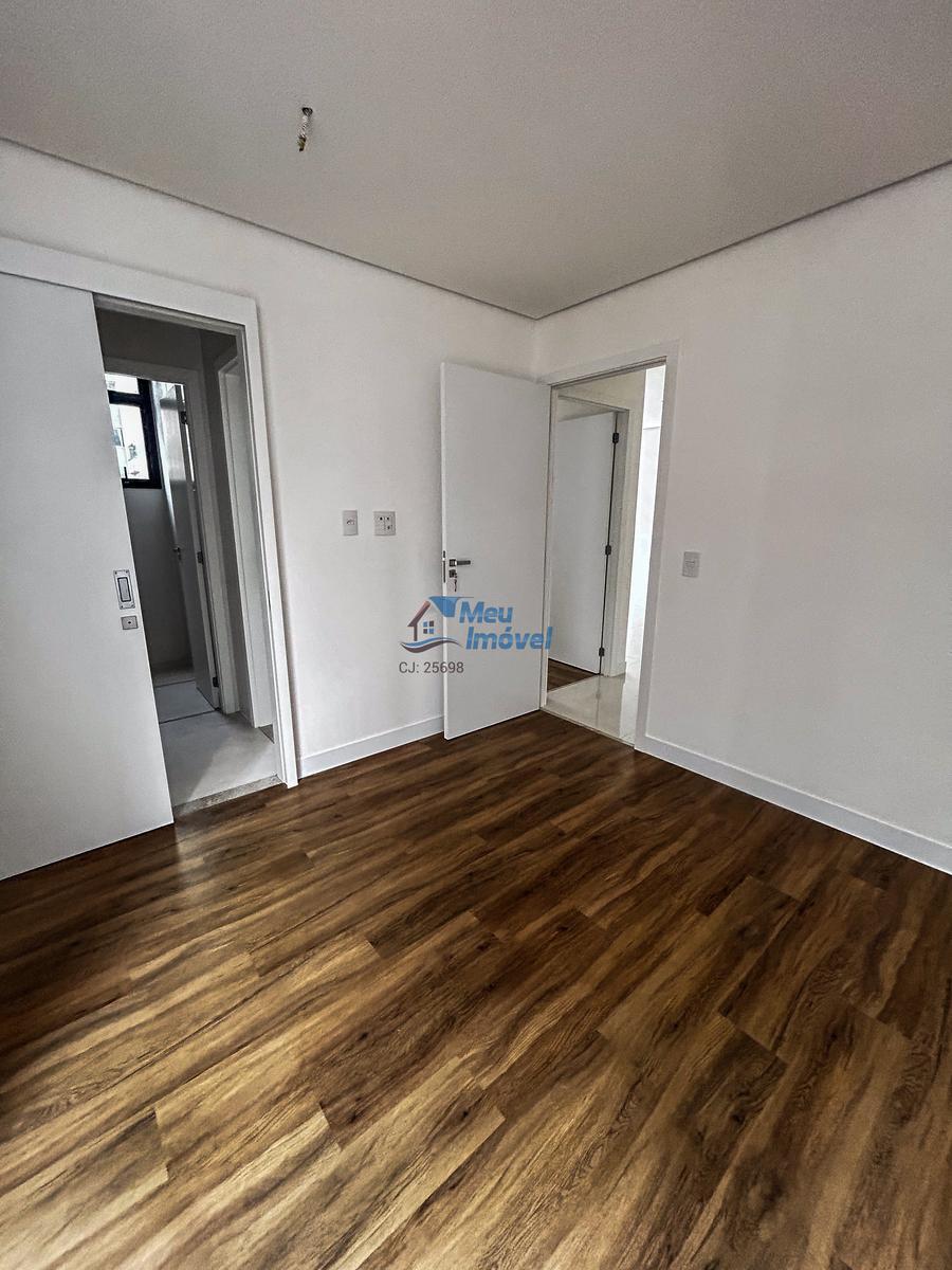 Apartamento, Zona Industrial, 3 Quartos, 2 Vagas, 1 Suíte