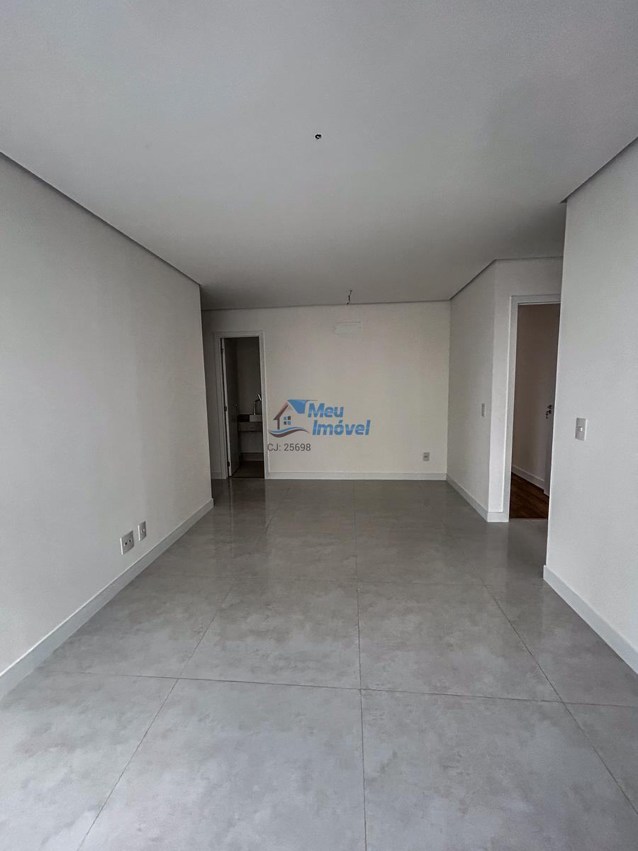 Apartamento, Zona Industrial, 3 Quartos, 2 Vagas, 1 Suíte