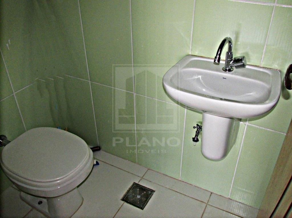 Sala, Velho, 0 Quarto, 0 Vaga, 0 Suíte