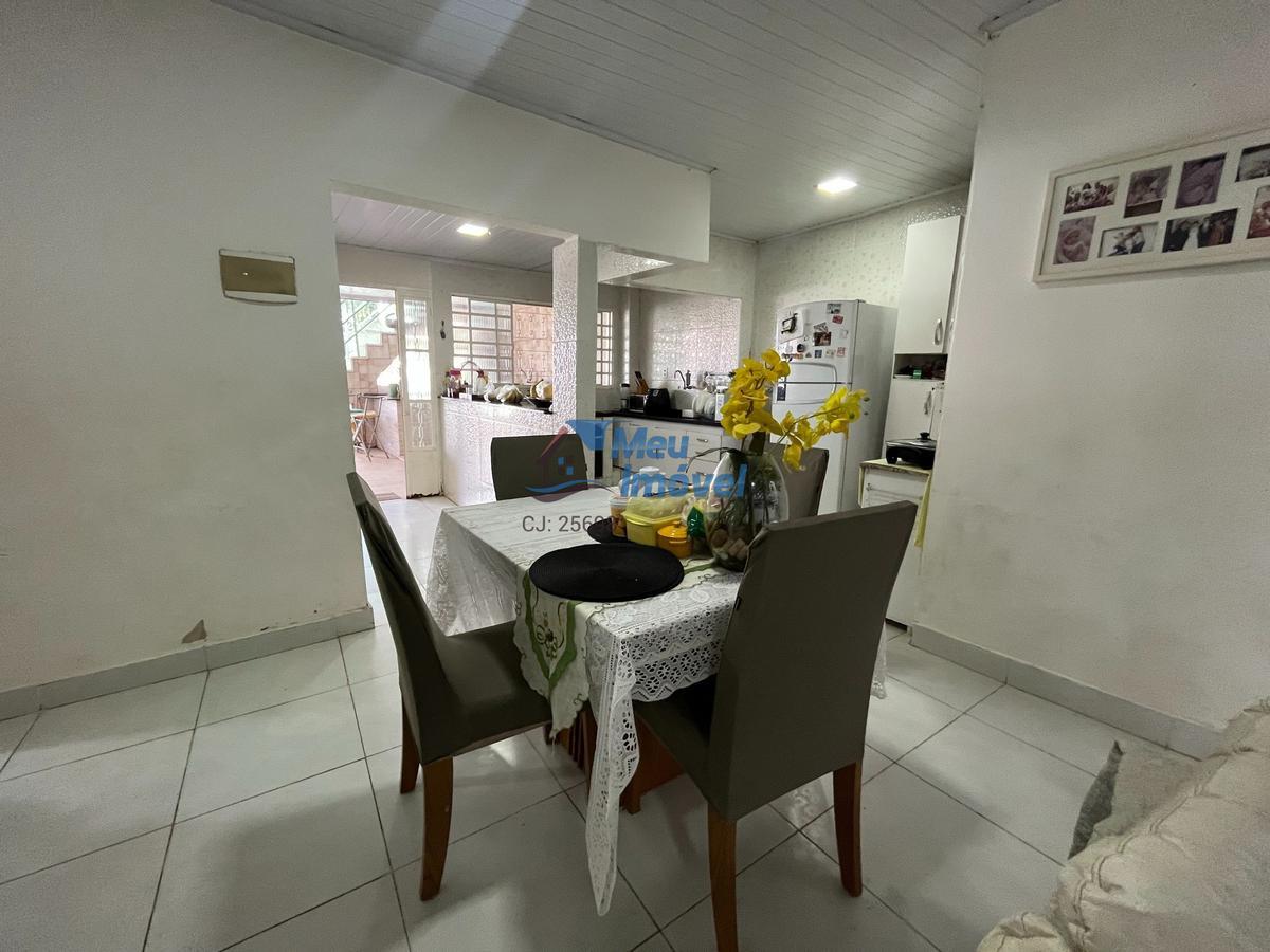 Casa, Candangolândia, 2 Quartos, 3 Vagas, 2 Suítes