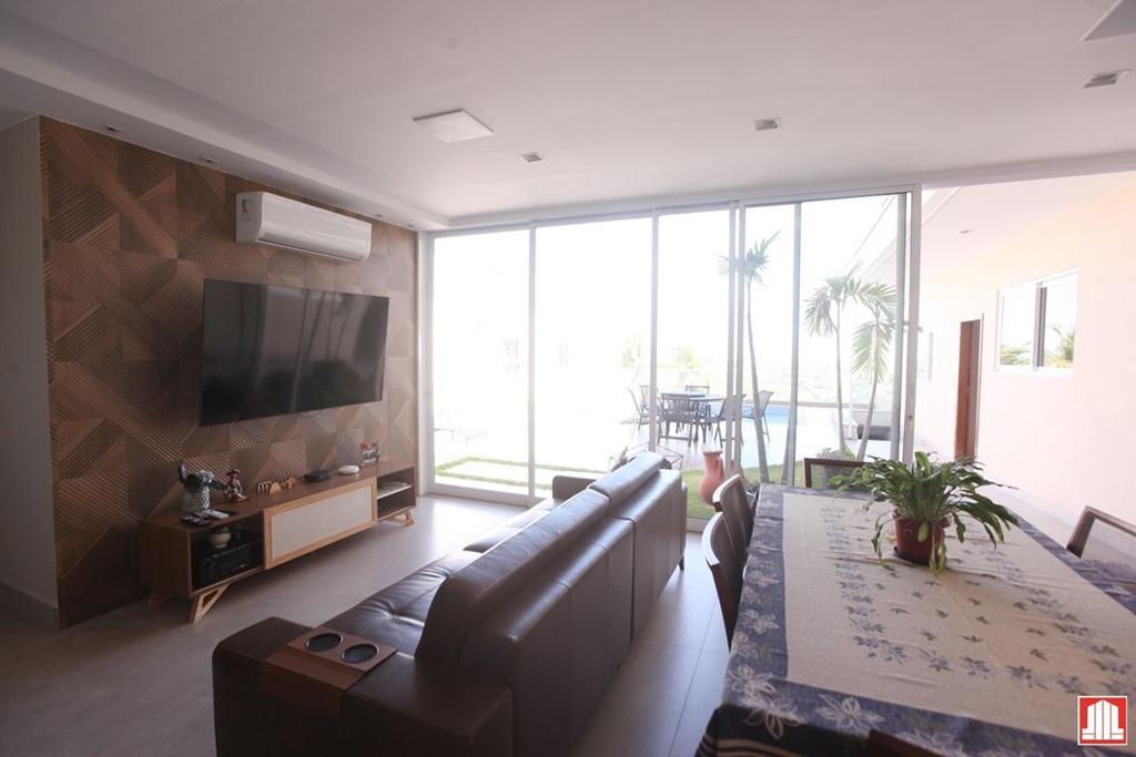 Casa em Condomínio, Região dos Lagos, 5 Quartos, 4 Vagas, 4 Suítes