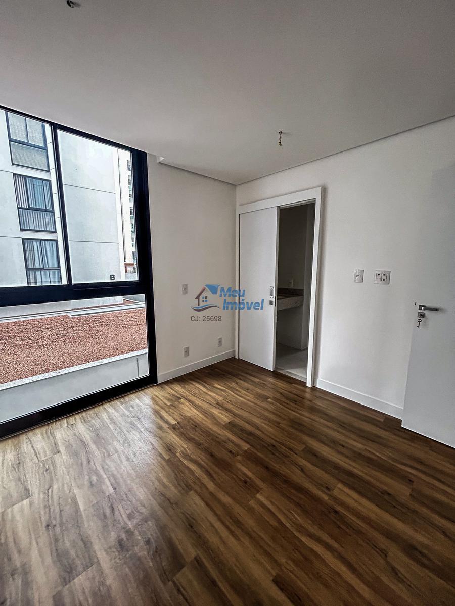 Apartamento, Zona Industrial, 3 Quartos, 2 Vagas, 1 Suíte