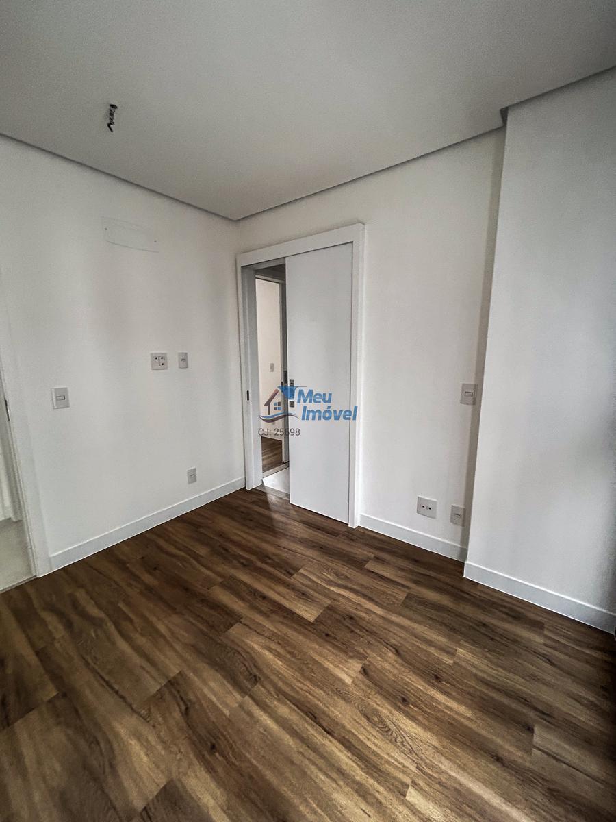 Apartamento, Zona Industrial, 3 Quartos, 2 Vagas, 1 Suíte