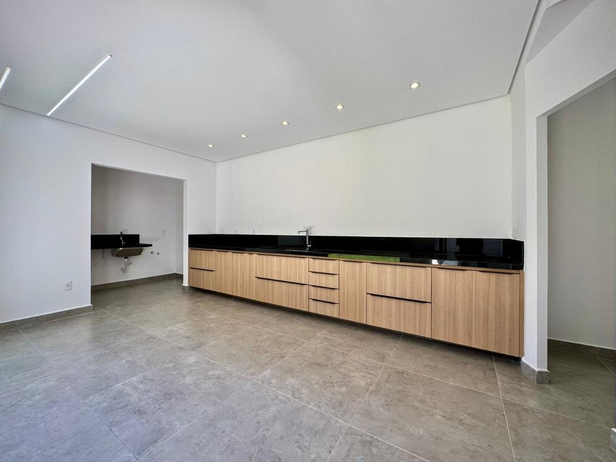 Casa, Guará II, 3 Quartos, 2 Vagas, 3 Suítes