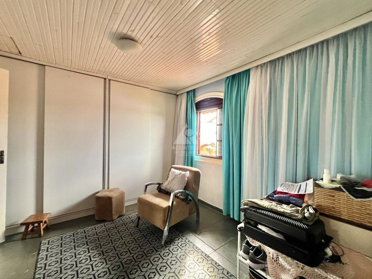 Casa, Região dos Lagos, 7 Quartos, 4 Vagas, 2 Suítes